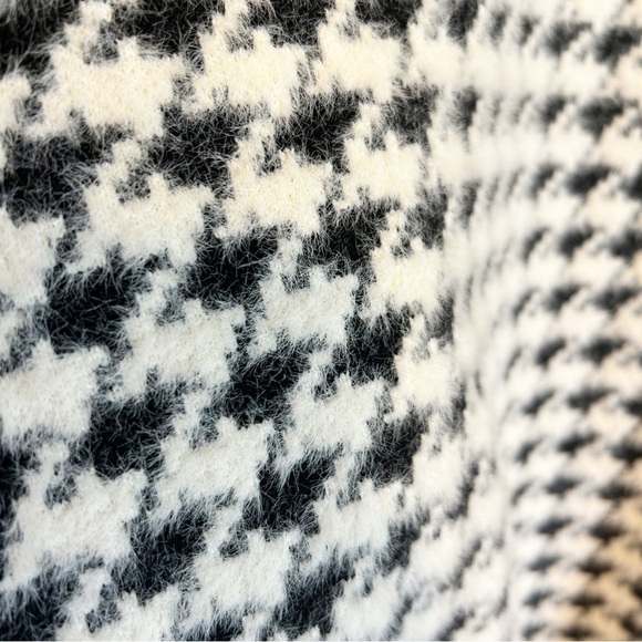 Cyrus Houndstooth Sweater Soft Fuzzy Black and White Relaxed Size XL. - Picture 9 of 9